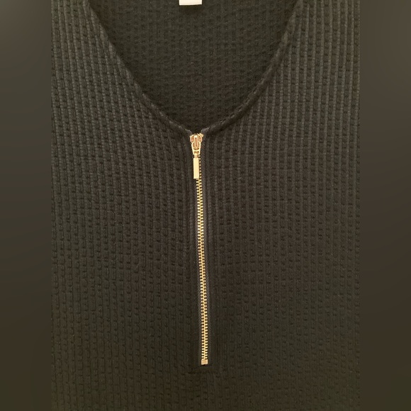 LuLaRoe Rachael V-Neck Zipper Sleeveless Top — black, gold zipper, size XXS. - Picture 3 of 8